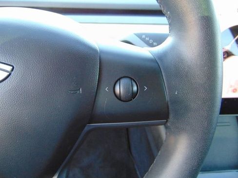 Used 2019 Tesla Model 3 Long Range image 16