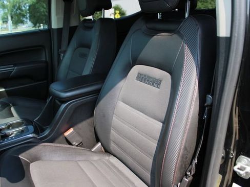 Used 2015 GMC Canyon SLE w/ All-Terrain Package AWD/4WD image 20