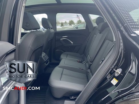 Used 2025 Audi Q5 Premium w/ Convenience Package image 19
