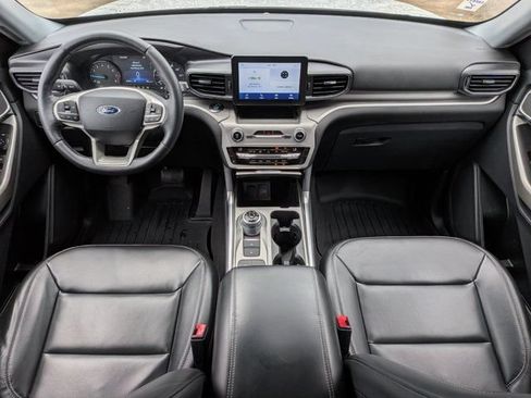 Used 2021 Ford Explorer XLT w/ Equipment Group 202A RWD image 14