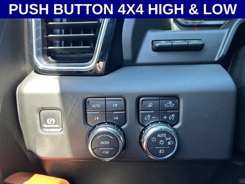 Used 2024 GMC Sierra 3500 Denali Ultimate AWD/4WD image 21