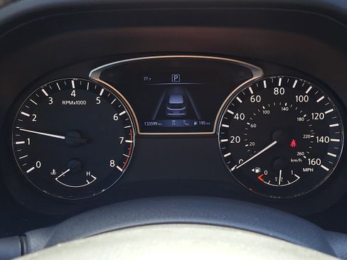 Used 2019 Nissan Pathfinder SV image 23