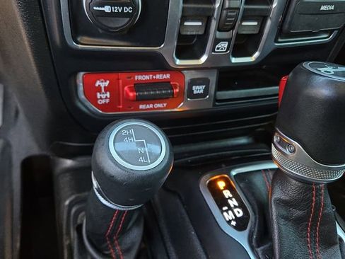 Used 2019 Jeep Wrangler Unlimited Rubicon AWD/4WD image 17