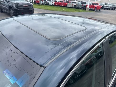 Used 2018 Toyota Camry SE w/ Moonroof Package FWD image 9