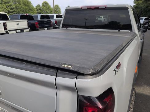 Used 2025 GMC Sierra 2500 SLE w/ SLE Value Package; AWD/4WD image 18