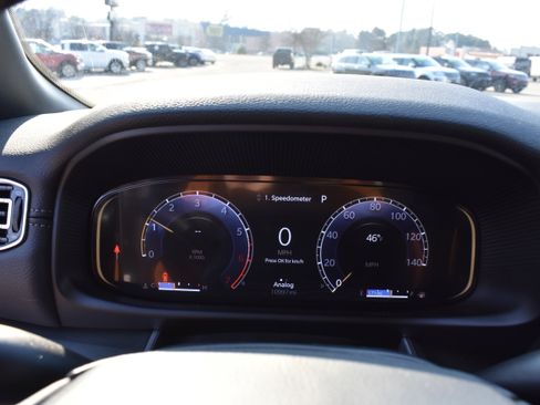 Used 2025 Jeep Wagoneer Series II w/ Premium Group I image 17