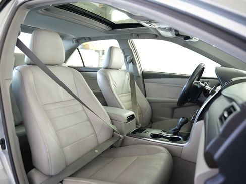 Used 2017 Toyota Camry XLE image 53