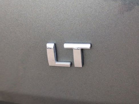 Certified 2023 Chevrolet Traverse LT FWD image 30