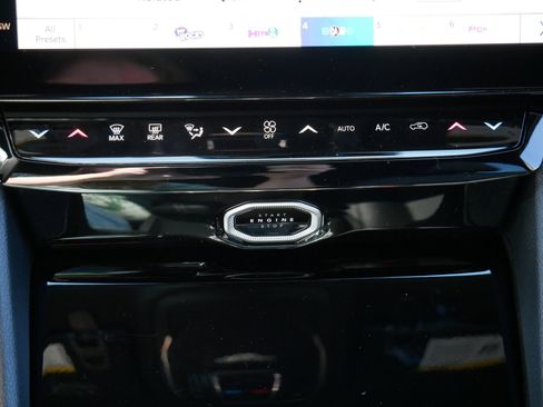 New 2026 Jeep Grand Cherokee L Limited AWD/4WD image 18