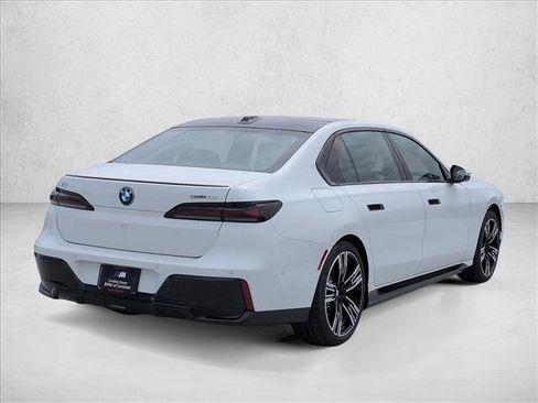 Used 2026 BMW i7 eDrive50 w/ M Sport Package RWD image 2