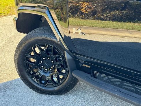 New 2025 GMC Hummer EV 2X image 8