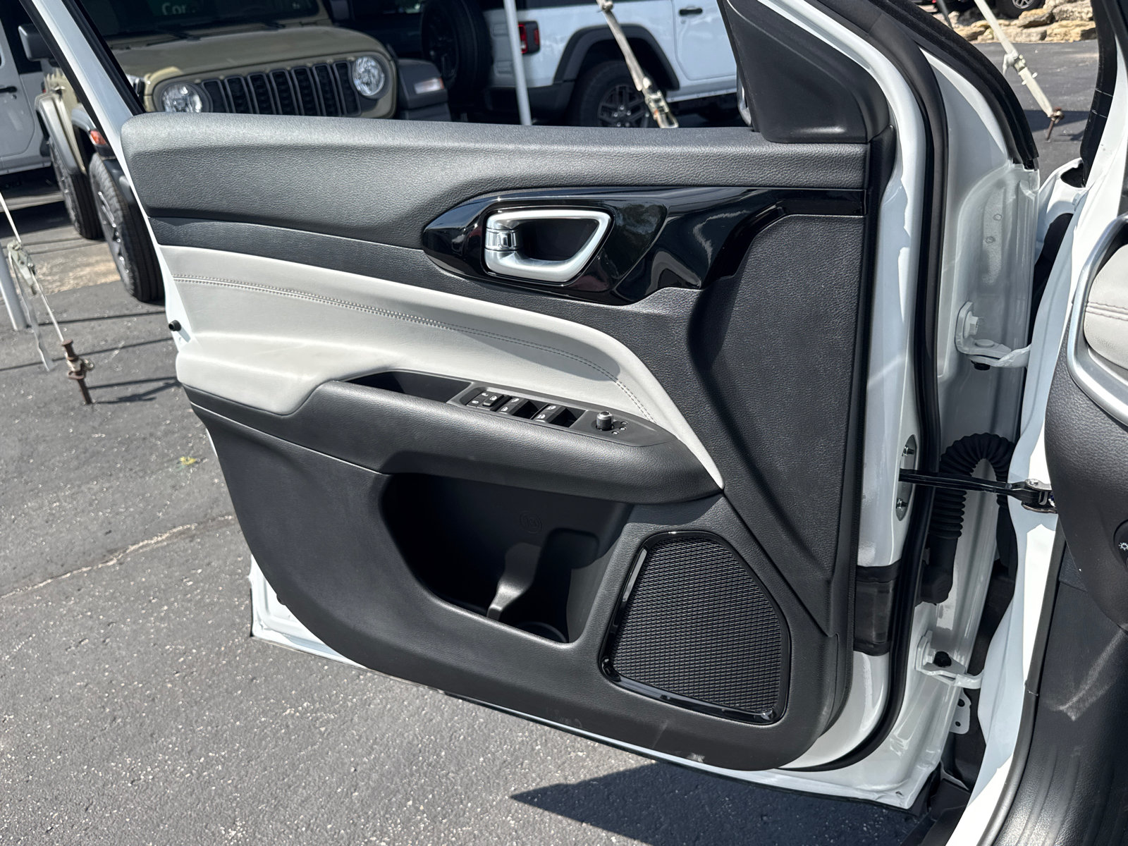 New 2026 Jeep Compass Limited AWD/4WD image 16