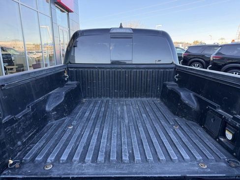 Used 2021 Toyota Tacoma TRD Off-Road w/ Technology Package image 10