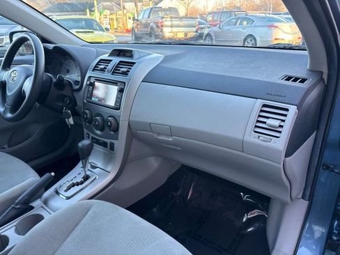 Used 2013 Toyota Corolla LE image 16