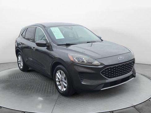 Used 2020 Ford Escape SE image 7