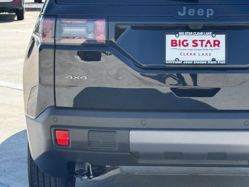 New 2026 Jeep Cherokee Laredo image 11