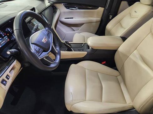Used 2019 Cadillac XT5 FWD image 13