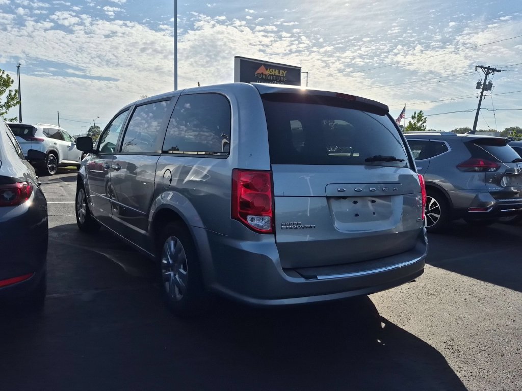 Used 2017 Dodge Grand Caravan SE w/ Power Window Group FWD image 4