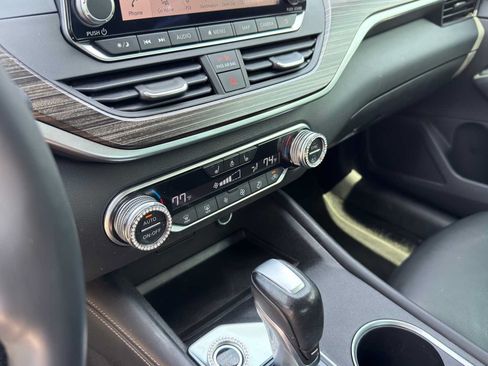 Used 2019 Nissan Altima 2.5 SL FWD image 14