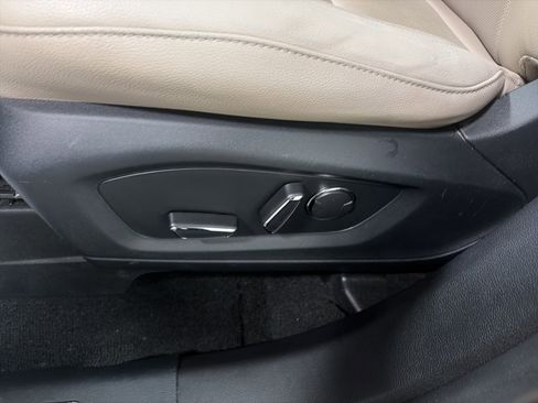 Used 2020 Ford Explorer Limited image 14