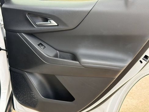 Used 2025 Chevrolet Equinox LT FWD image 16