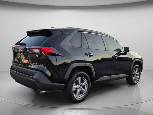 Used 2022 Toyota RAV4 XLE w/ Convenience Package AWD/4WD image 6