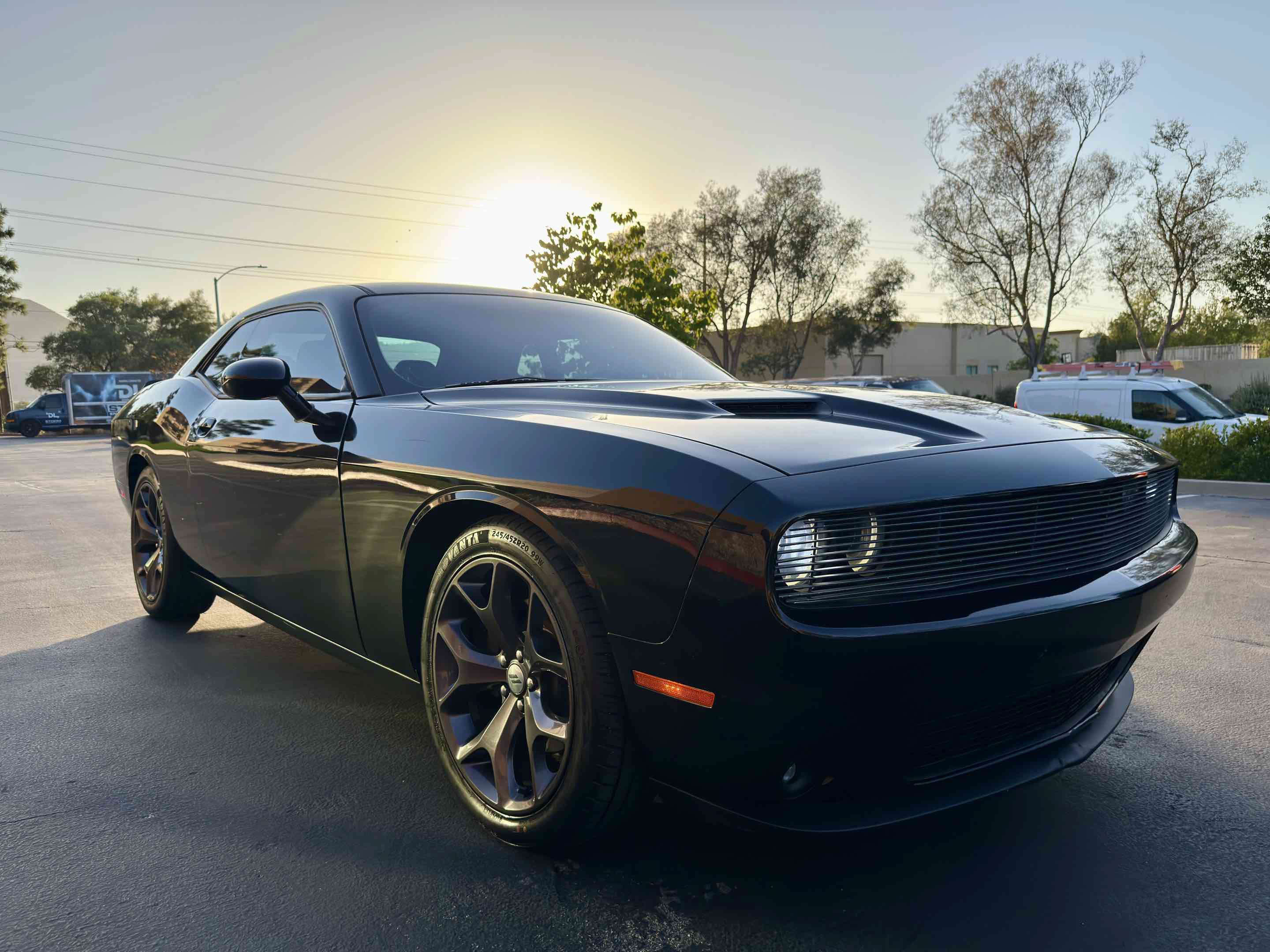 Used 2018 Dodge Challenger R/T RWD image 8