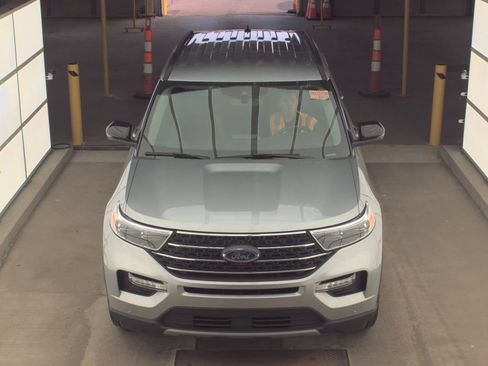 Used 2024 Ford Explorer XLT w/ Equipment Group 202A AWD/4WD image 2