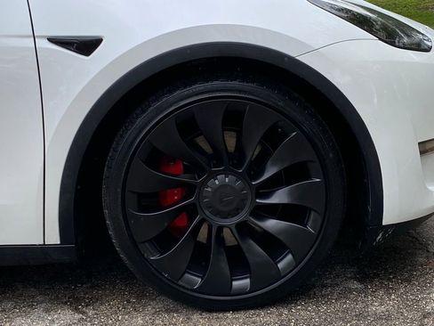 Used 2022 Tesla Model Y Performance image 11