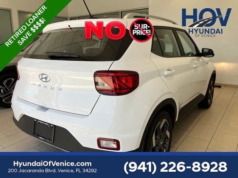 Used 2026 Hyundai Venue SEL FWD image 5