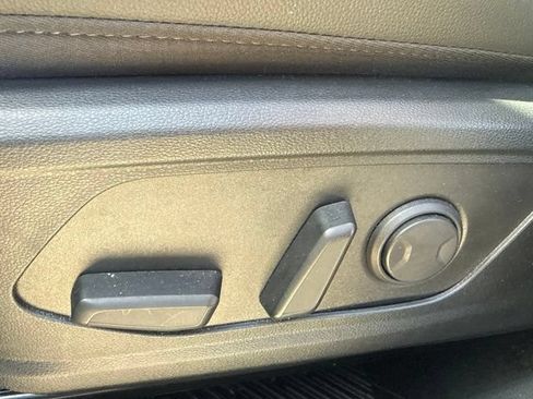 Used 2025 Hyundai Tucson Limited FWD image 13