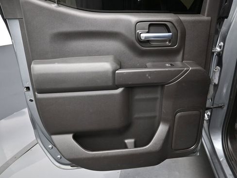 Used 2020 Chevrolet Silverado 1500 Custom w/ Custom Value Package image 28