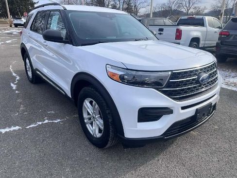 Used 2020 Ford Explorer XLT w/ Comfort Package AWD/4WD image 2