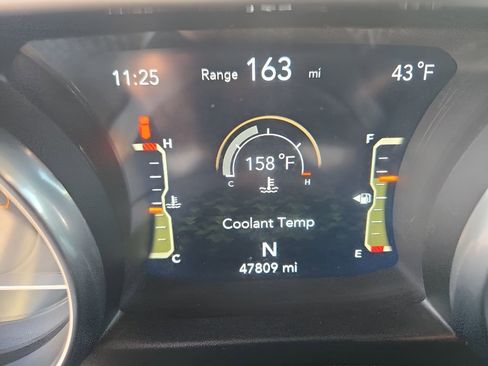 Used 2020 Jeep Wrangler Unlimited Sahara image 13