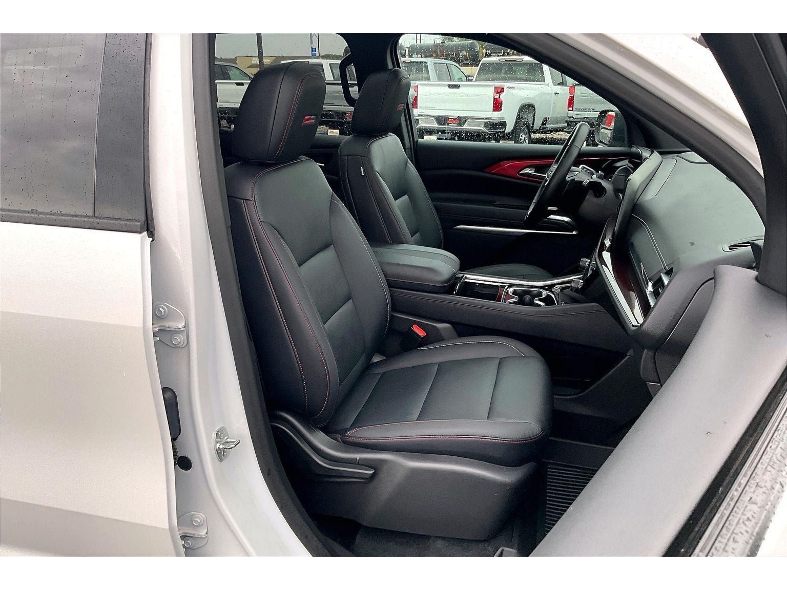 Used 2025 Chevrolet Traverse Z71 w/ Enhanced Driving Package AWD/4WD image 8