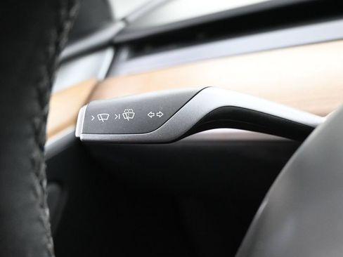 Used 2023 Tesla Model Y Performance AWD/4WD image 29