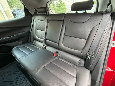 Used 2022 Chevrolet Bolt LT w/ Infotainment Package FWD image 18