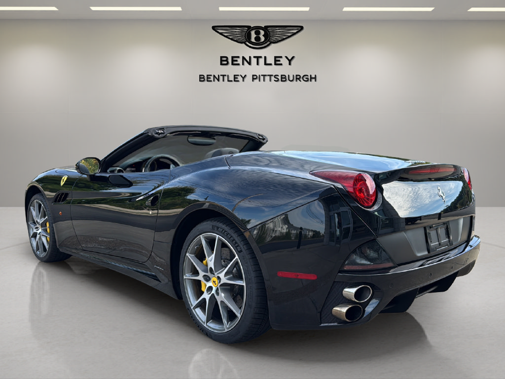 Used 2012 Ferrari California RWD image 8