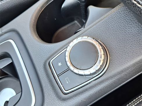 Used 2019 Mercedes-Benz CLA 250 image 32