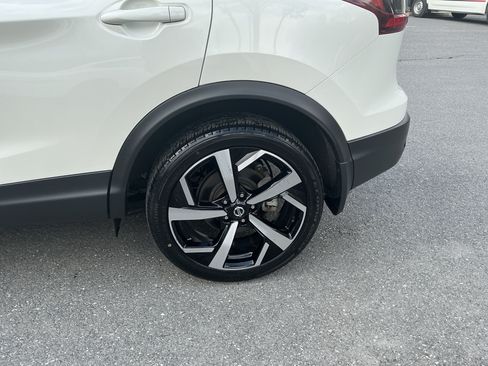 Used 2022 Nissan Rogue Sport SL w/ Premium Package AWD/4WD image 9