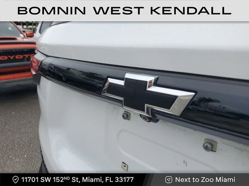 Used 2022 Chevrolet Traverse LT w/ Midnight/Sport Edition image 11