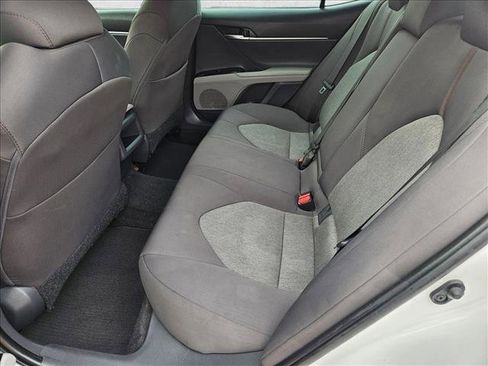Used 2019 Toyota Camry LE image 17