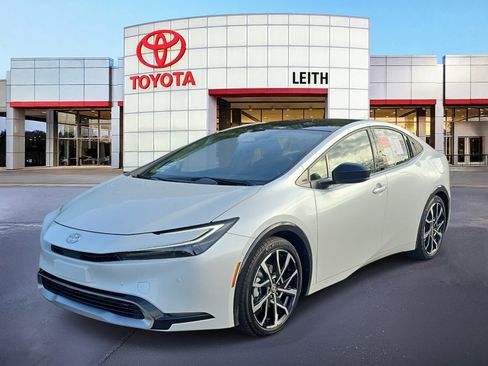 Used 2024 Toyota Prius Prime Premium image 1