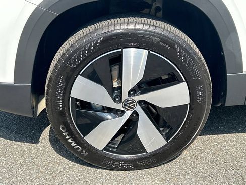 Used 2025 Volkswagen Taos S AWD/4WD image 8
