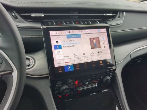 Used 2023 Jeep Grand Cherokee L Limited image 27