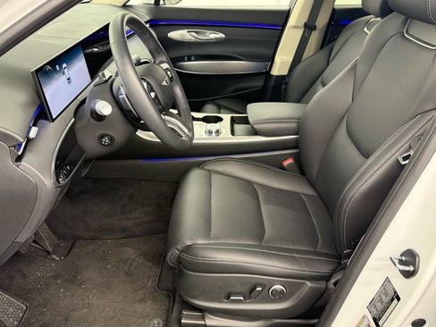 Used 2026 Genesis GV70 2.5T Select image 16