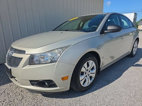 Used 2014 Chevrolet Cruze LS FWD image 11