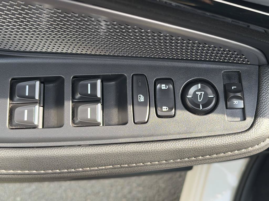 Certified 2025 Acura MDX SH-AWD image 22