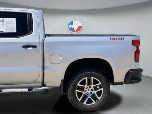 Used 2020 Chevrolet Silverado 1500 LT Trail Boss image 9