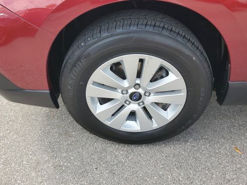 Used 2019 Subaru Outback 2.5i Premium image 11